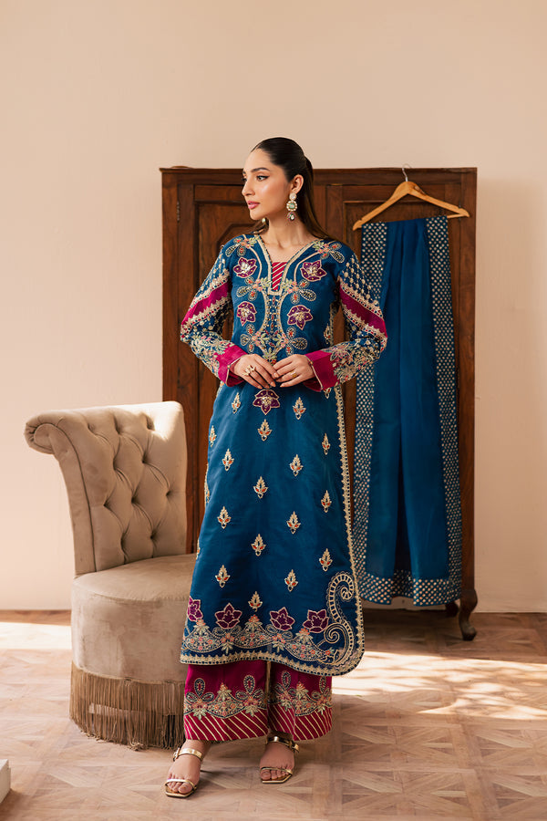 Emaan Adeel I Suave Luxury Formals I AVOIR