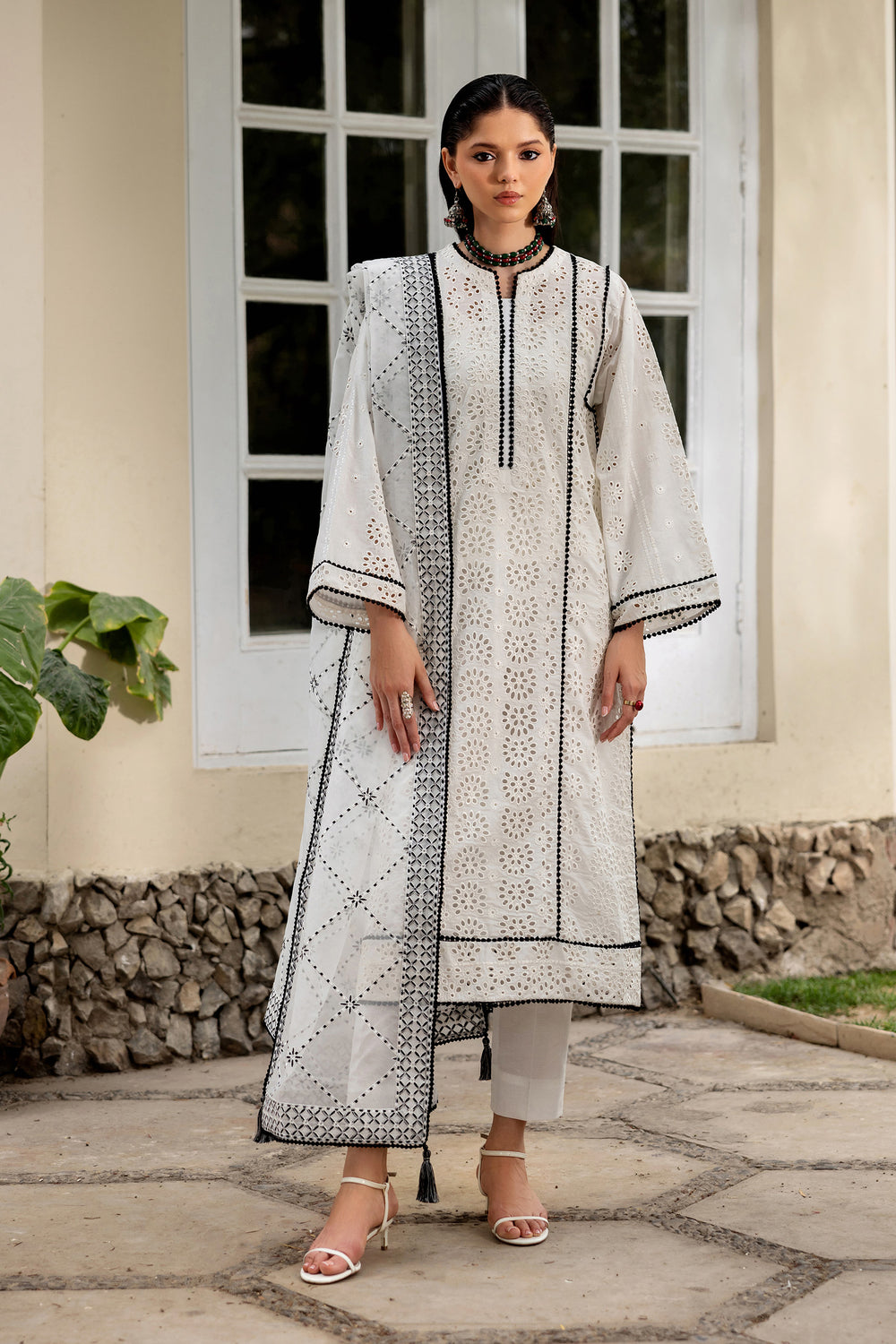 Zarif | Summer Lawn 26 | LINNEA