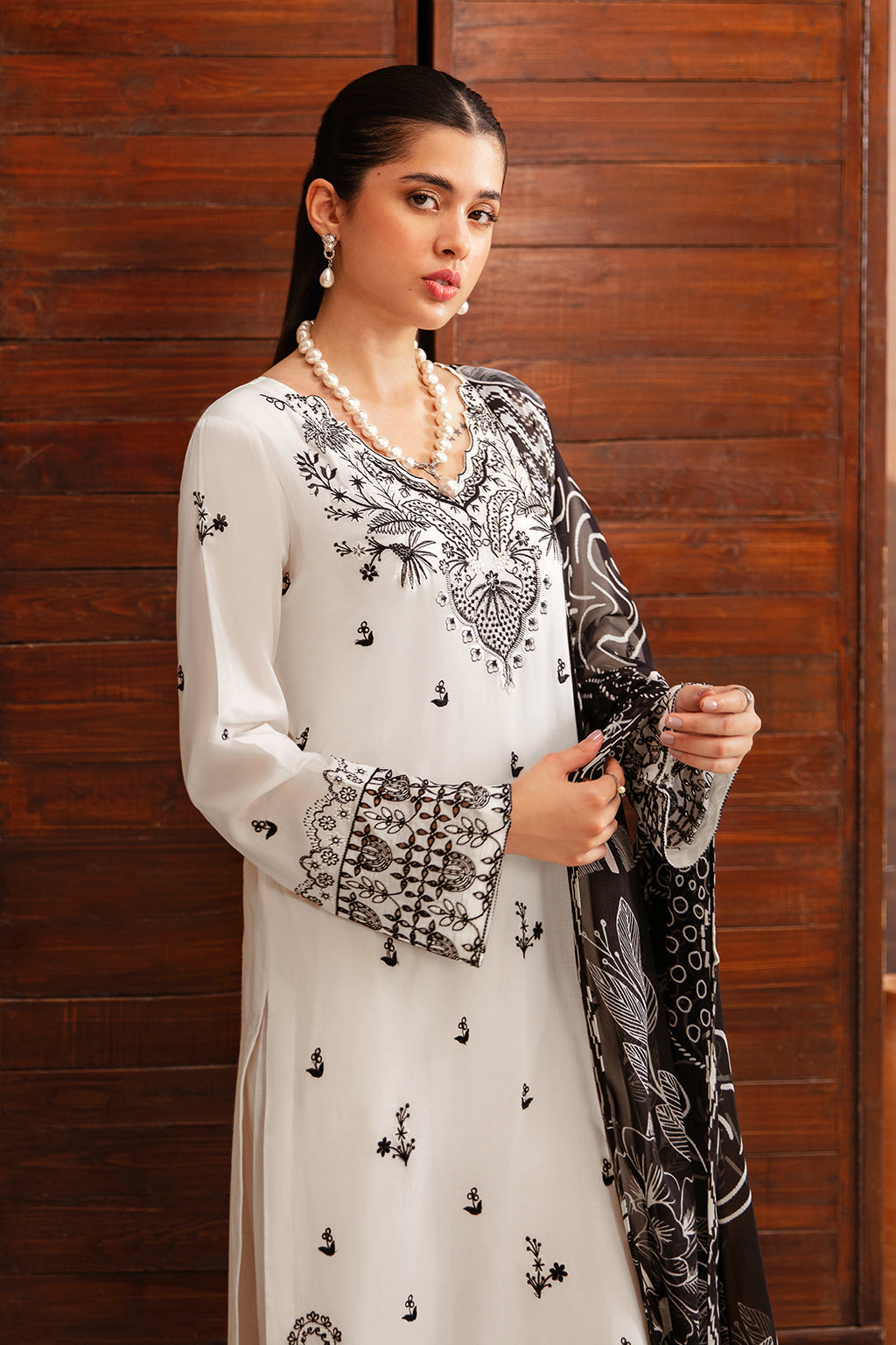 Afsanah | Essentials Lawn | DIVINE DREAM A-04