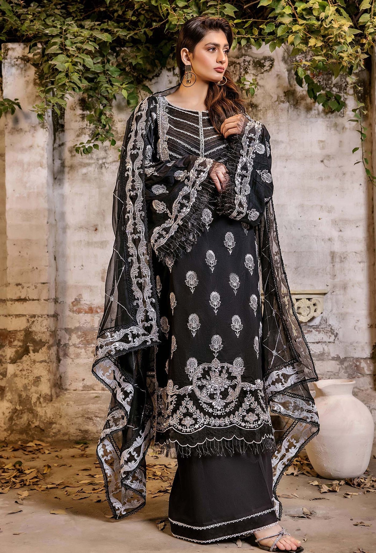 Adans Libas | Inara 25 | CHIKANKARI 4774