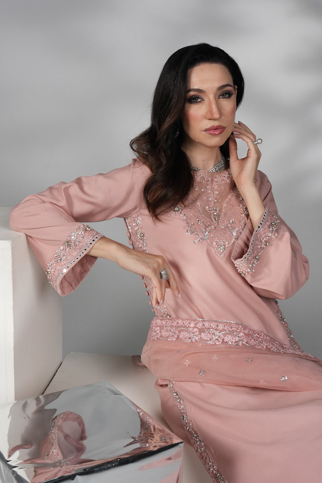 Amave | Oro Luxury Wear | AM-05