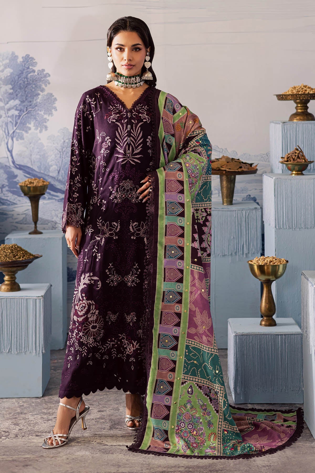 Nureh | Bazaar Luxe 25 | NE-208