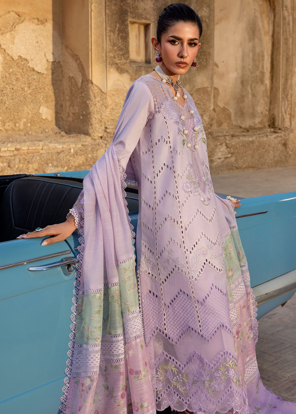 Saira Shakira | Bloom Lawn | AMBRE 1A