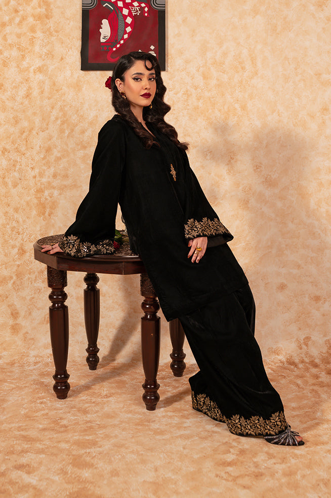 Fozia Khalid | Velvet Deck | Ebony