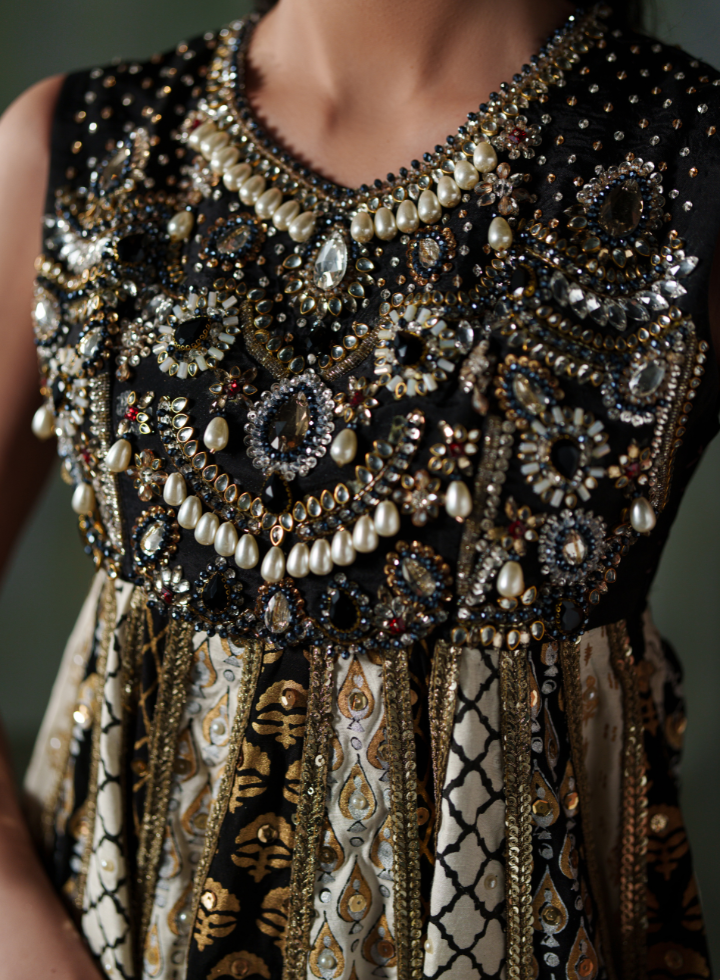 Vasal | Elys Festive Edit 26 | Majestic Gold Noir
