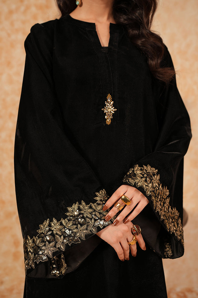 Fozia Khalid | Velvet Deck | Ebony