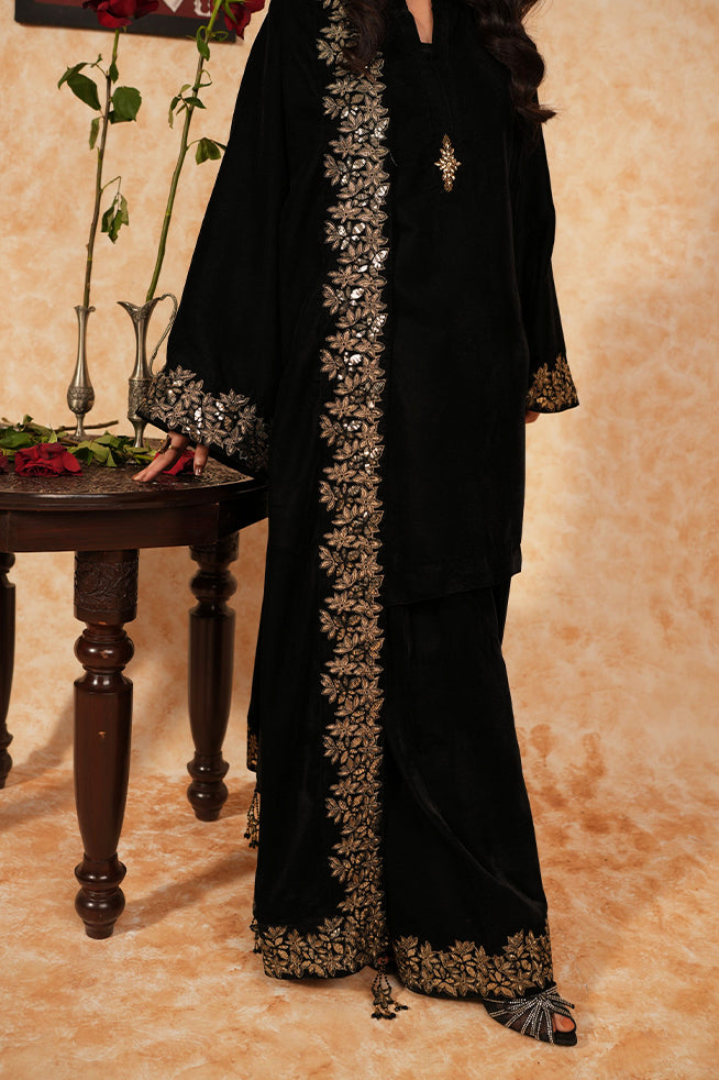 Fozia Khalid | Velvet Deck | Ebony