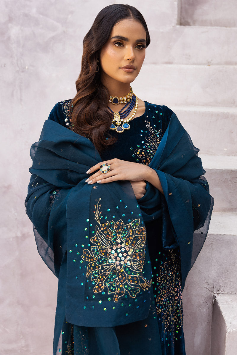 Chic Opicial | Velveteen Luxury Fall Collection | Zaira