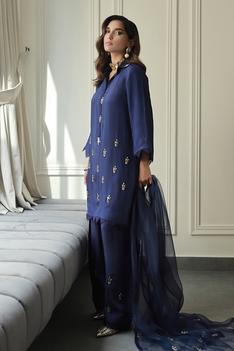 Wardha Saleem | Luxury Pret Traditional Wear | AMAVI