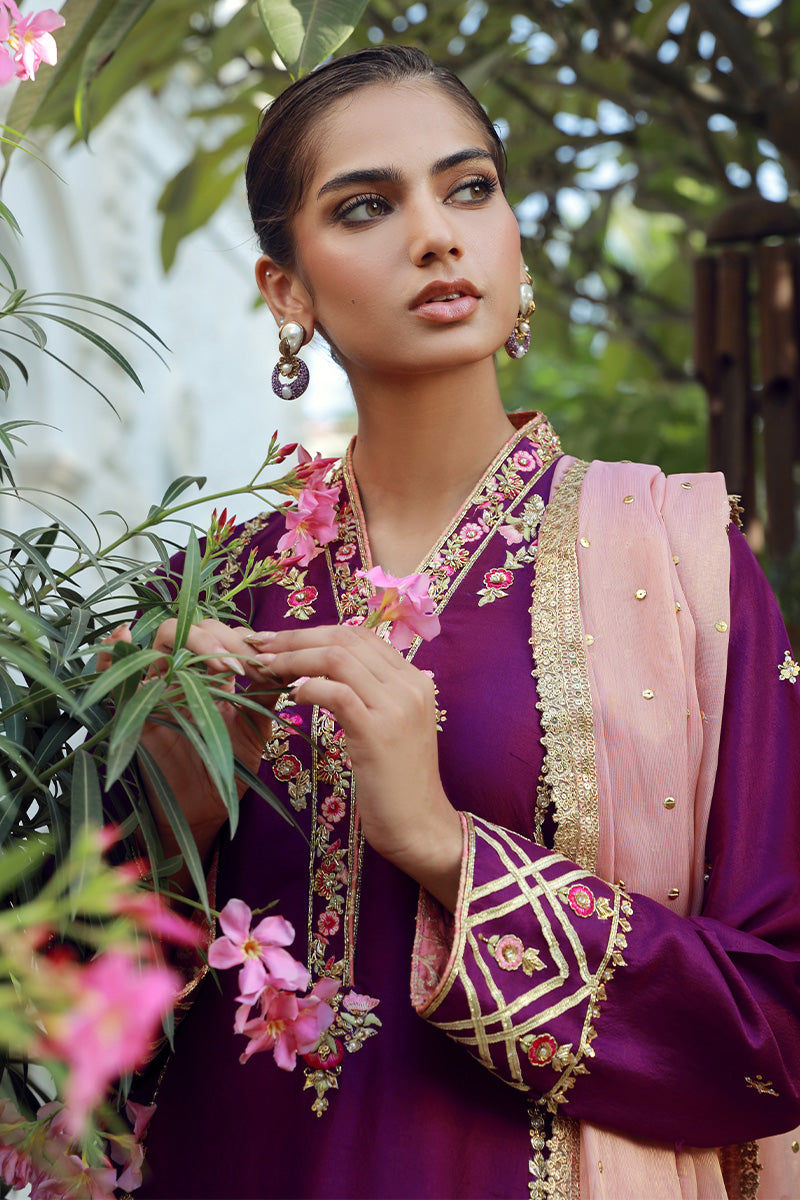 Sana Abbas | Velvet Formals | SPINEL