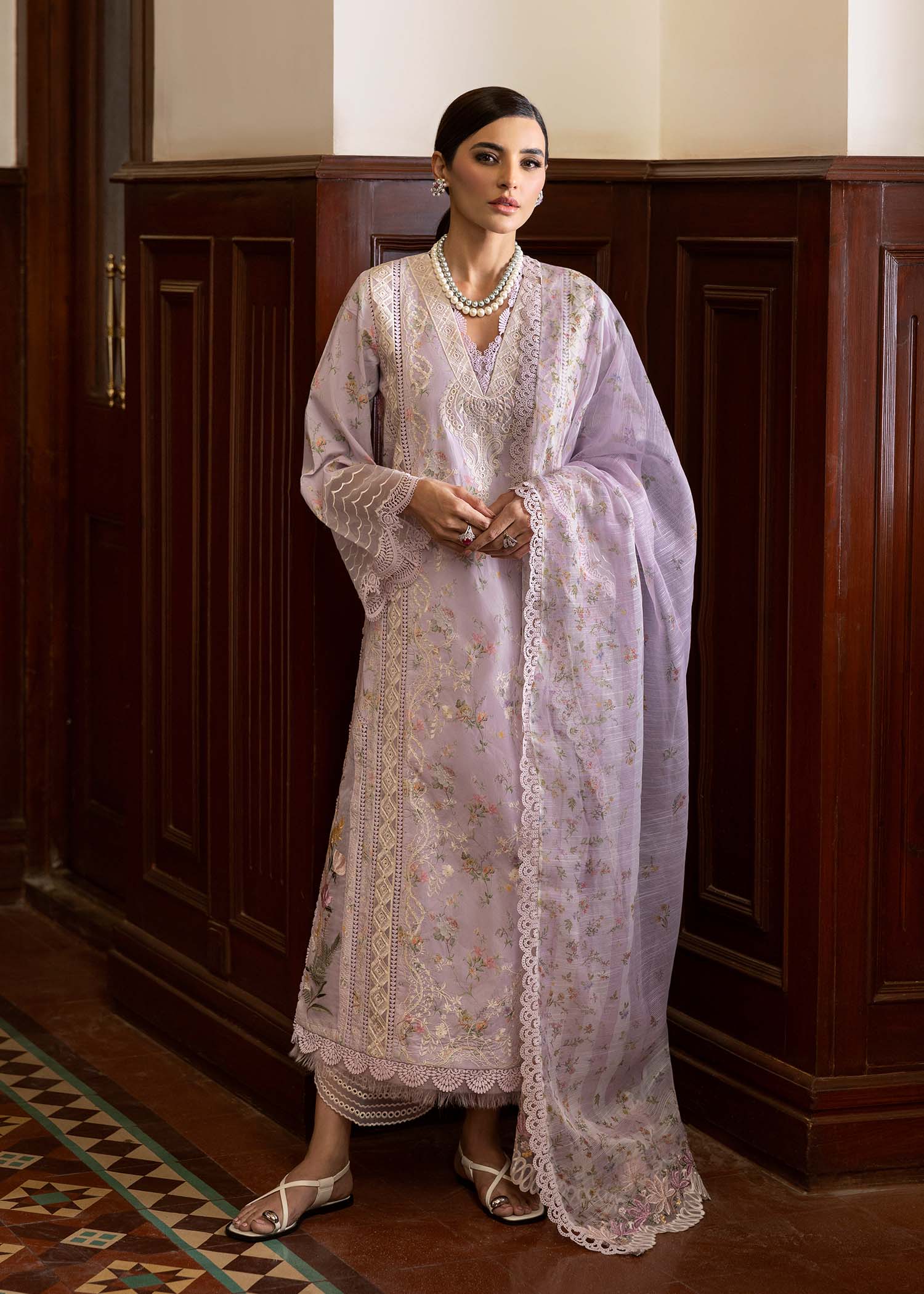 Saira Shakira | Bloom Lawn 25 | SWEET OPEL 8-A