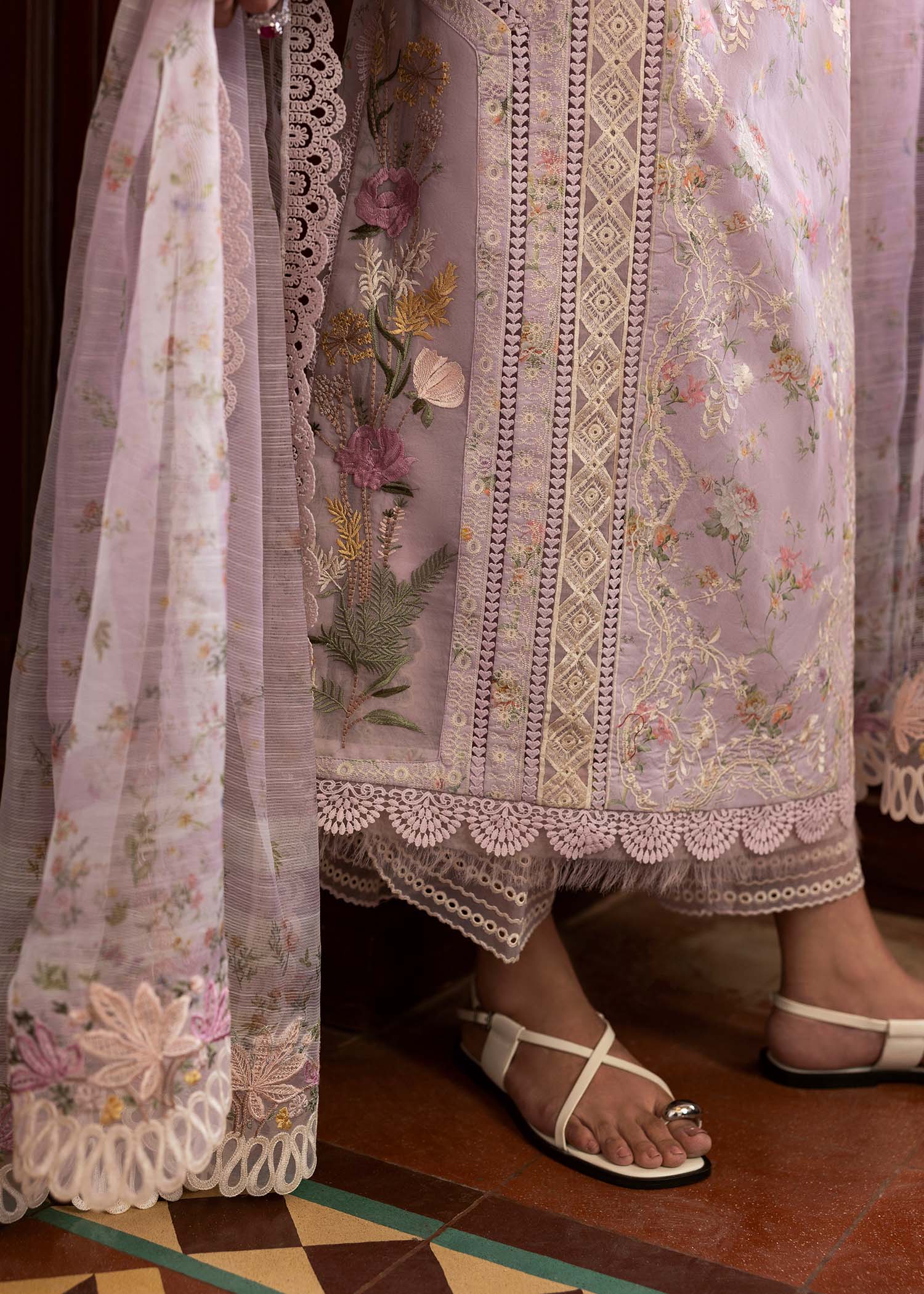 Saira Shakira | Bloom Lawn 25 | SWEET OPEL 8-A