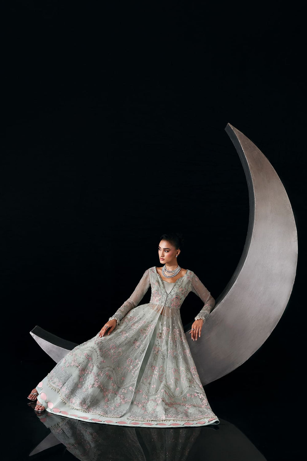 Zarposh | Moonlit Muse | Verae