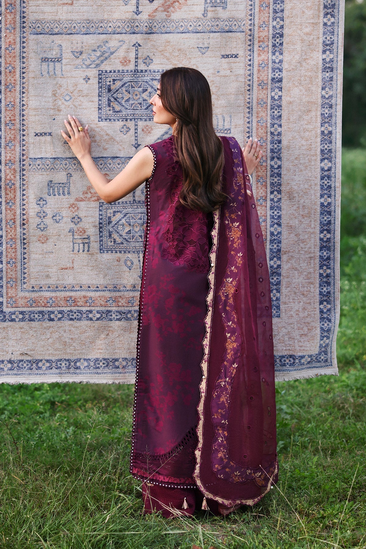 Afrozeh | A Lawn 26 | THALIA