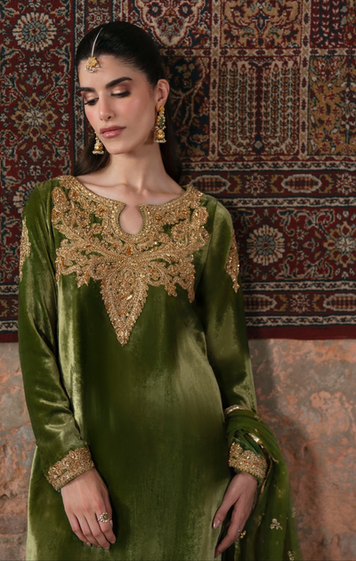 Maya | Viola Luxe Velvet 25 | TALIYA