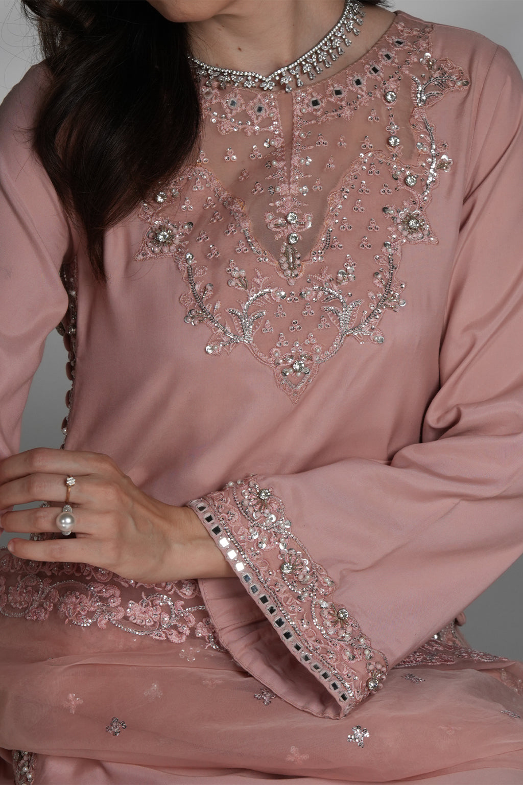 Amave | Oro Luxury Wear | AM-05