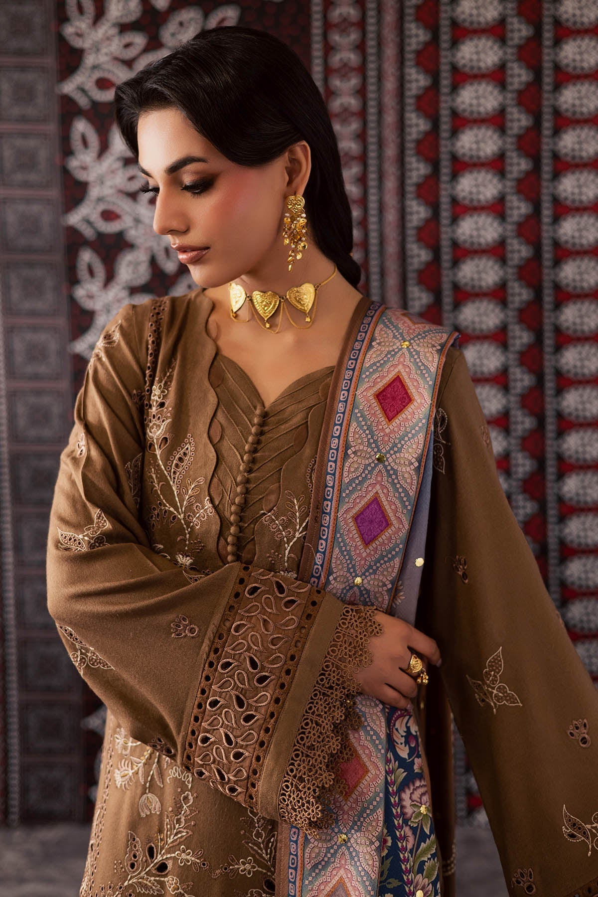 Nureh | Bazaar Luxe 25 | NE-205