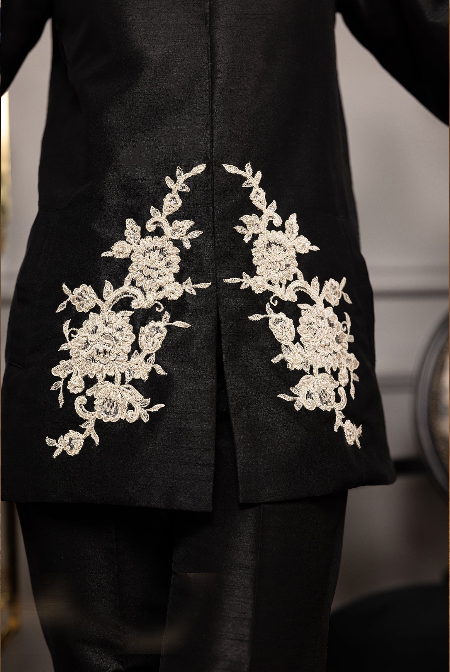 Threads and Motifs | Formal Dresses 24 | 8984