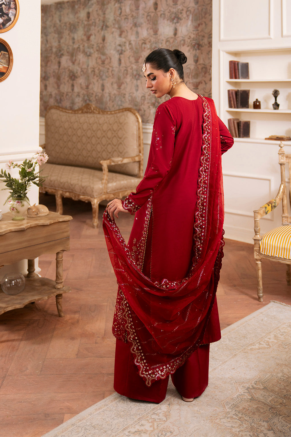 Neeshay | Luxe Pret | Crimora