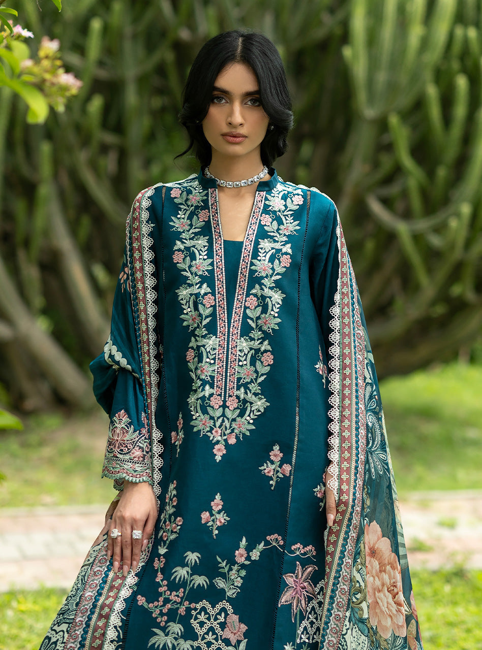 Zainab Chottani | Luxe Lawn 26 | Faye - 01