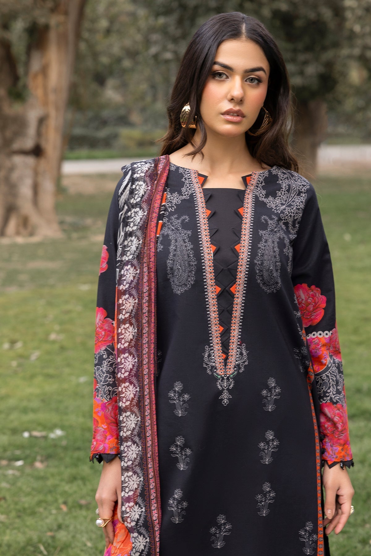 Charizma | C prints Lawn | CP5-18