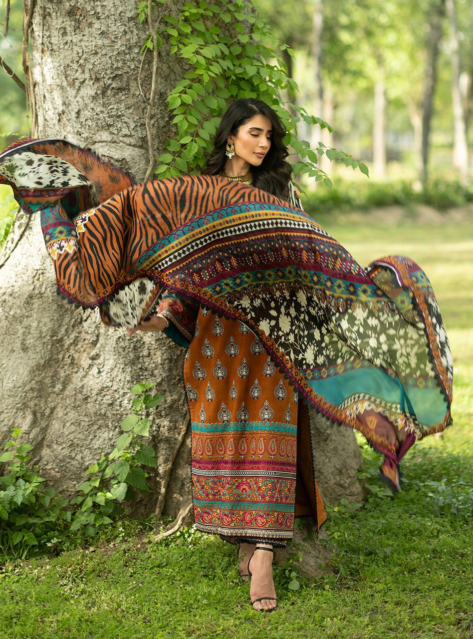 Zainab Chottani | Luxe Lawn 26 | Erin - 11