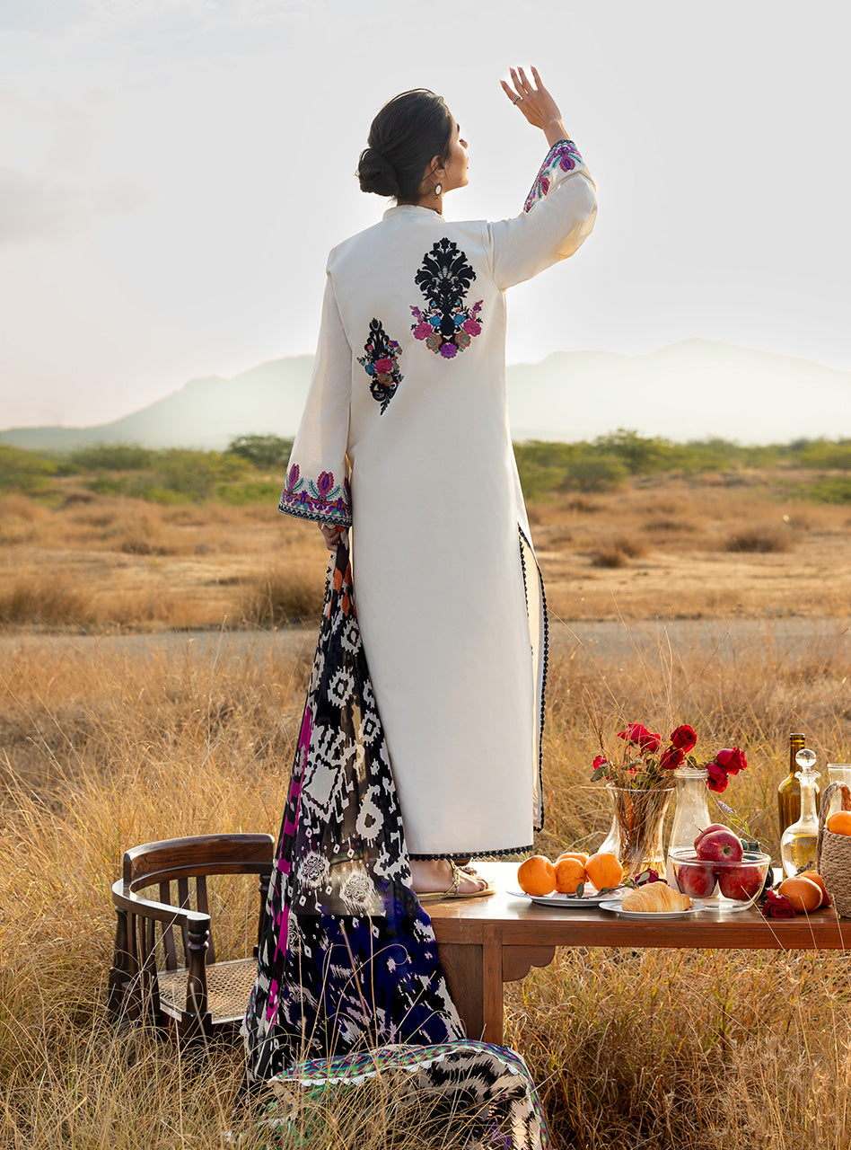 Zainab Chottani | Spring Summer Lawn 26 | Nivara 17