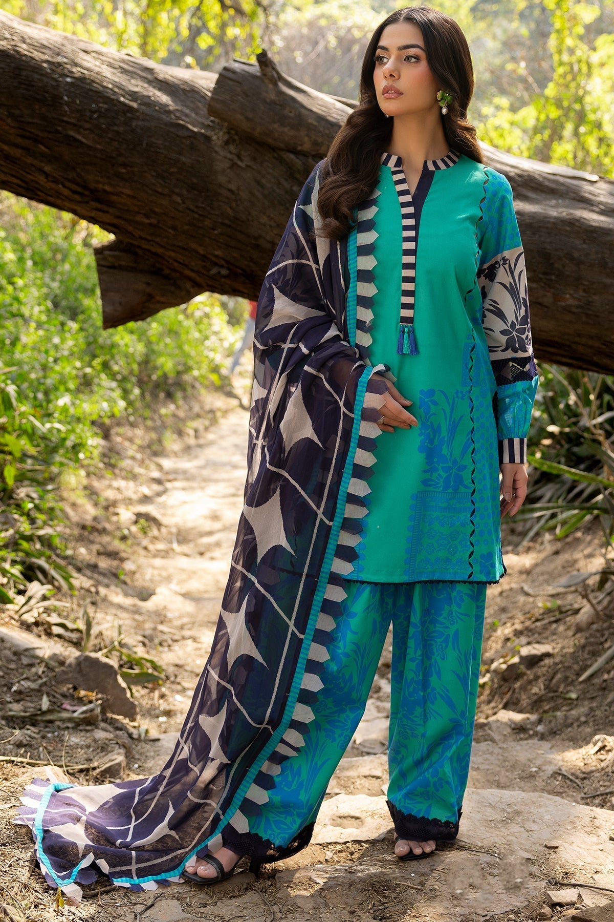 Charizma | C prints Lawn | CP5-17
