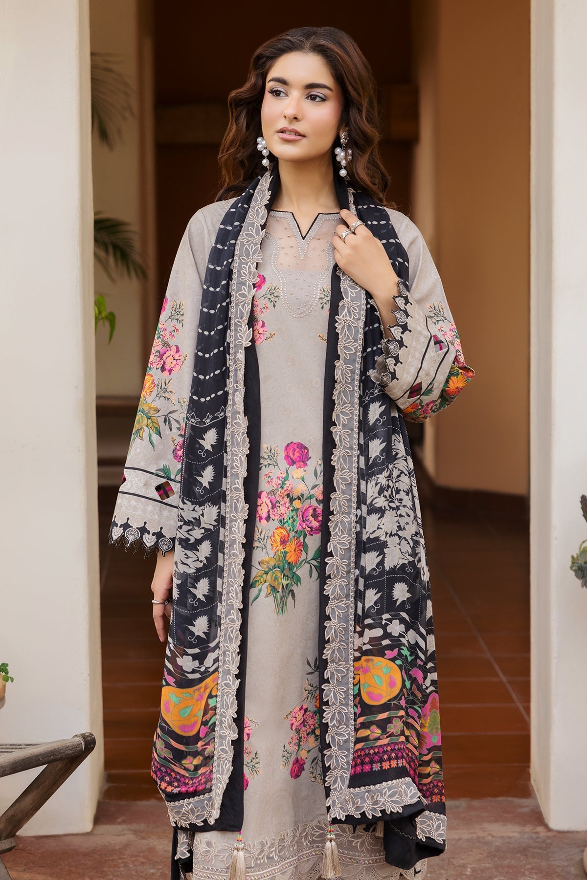 Charizma | Andaaz Lawn 26 | CAD6-08