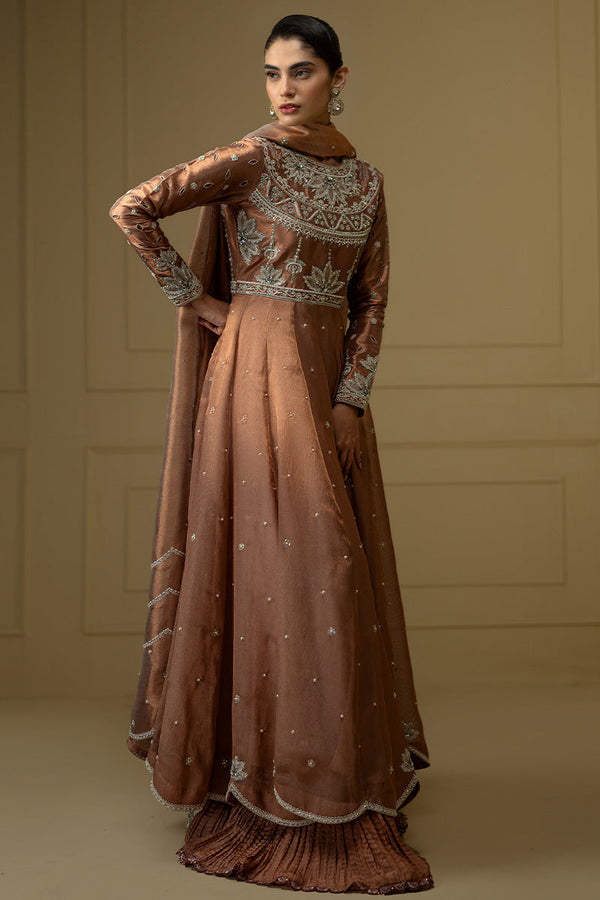 Sana Abbas | Suvi Wedding Formals | NUR