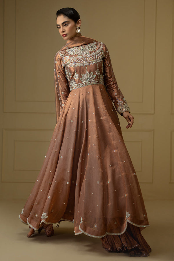 Sana Abbas | Suvi Wedding Formals | NUR