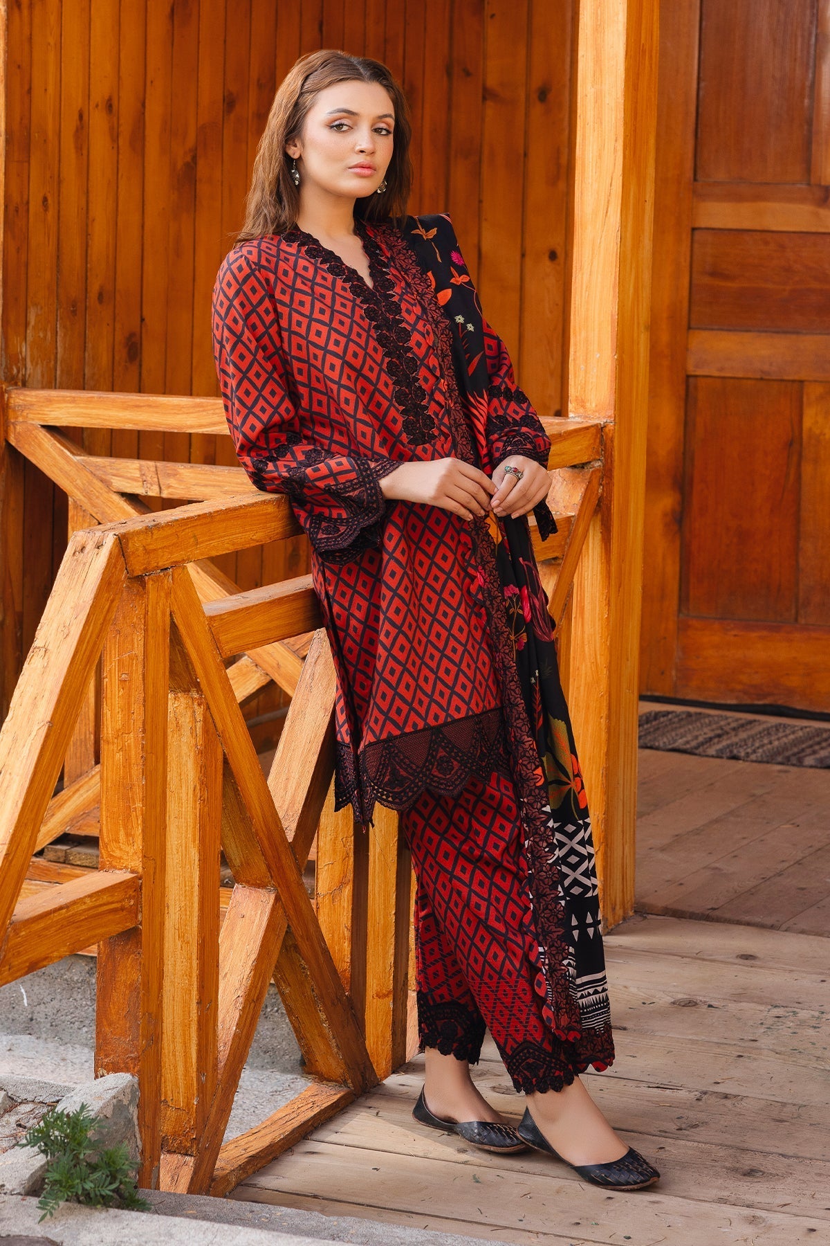 Charizma | Aniiq Embroidered Collection | STAPLE SHAWL ANW4-06