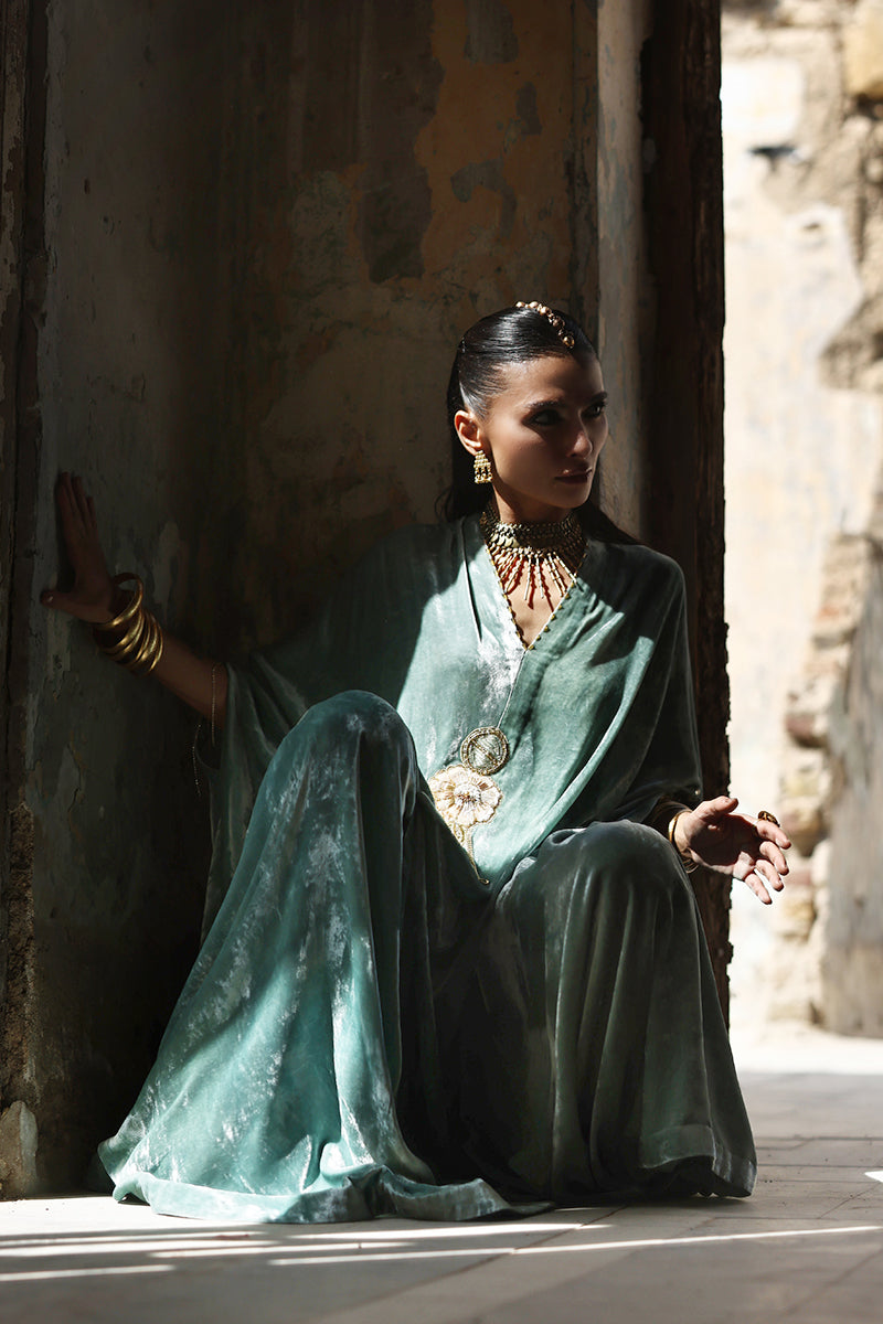 Wardha Saleem | Pure Velvet 25 |Kyra