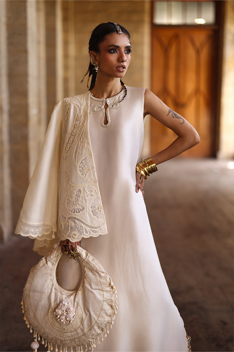 Wardha Saleem | Aari Collection 26 | Roha