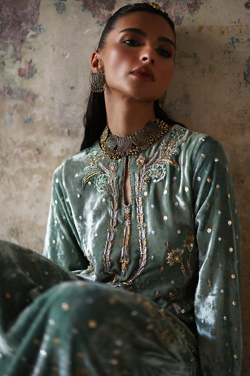 Wardha Saleem | Pure Velvet 25 | Vian
