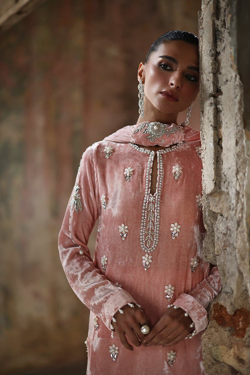Wardha Saleem | Pure Velvet 25 | Zynia