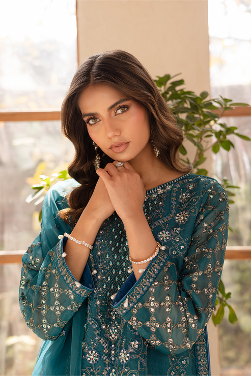 Emaan Adeel | Noore Festive Formals | MEHRIN