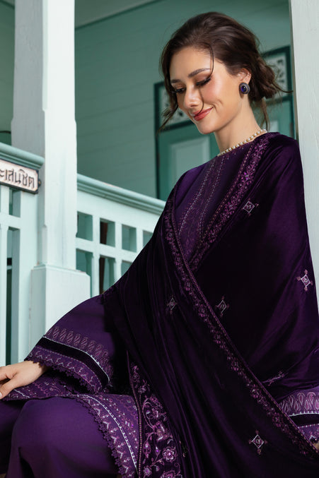 Naqshi | Nuri Khaddar Velvet Marina | Ishana