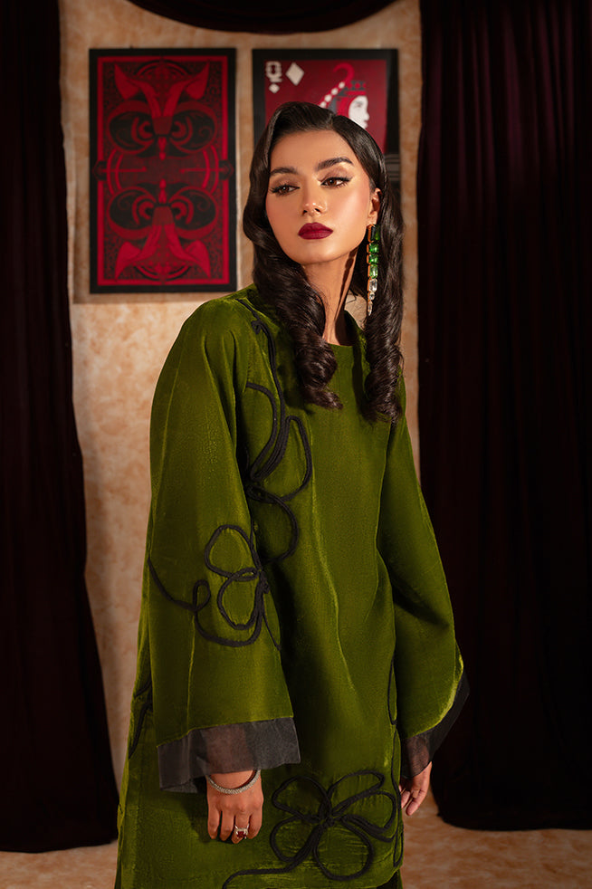 Fozia Khalid | Velvet Deck | Clover