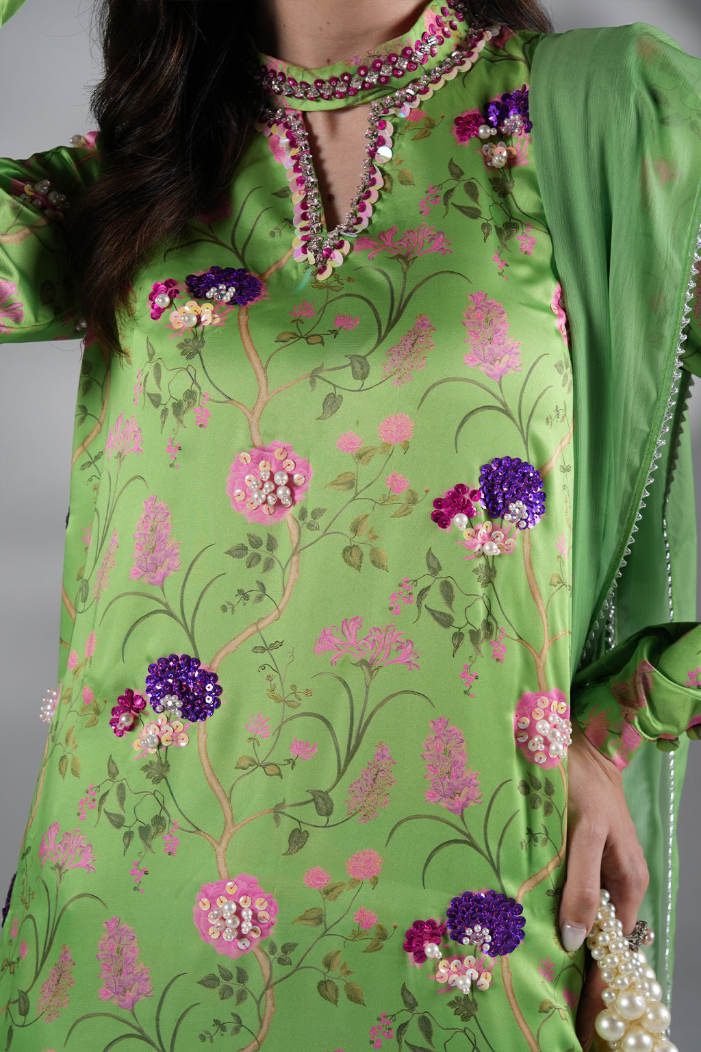 Amave | Oro Luxury Wear | AM-06
