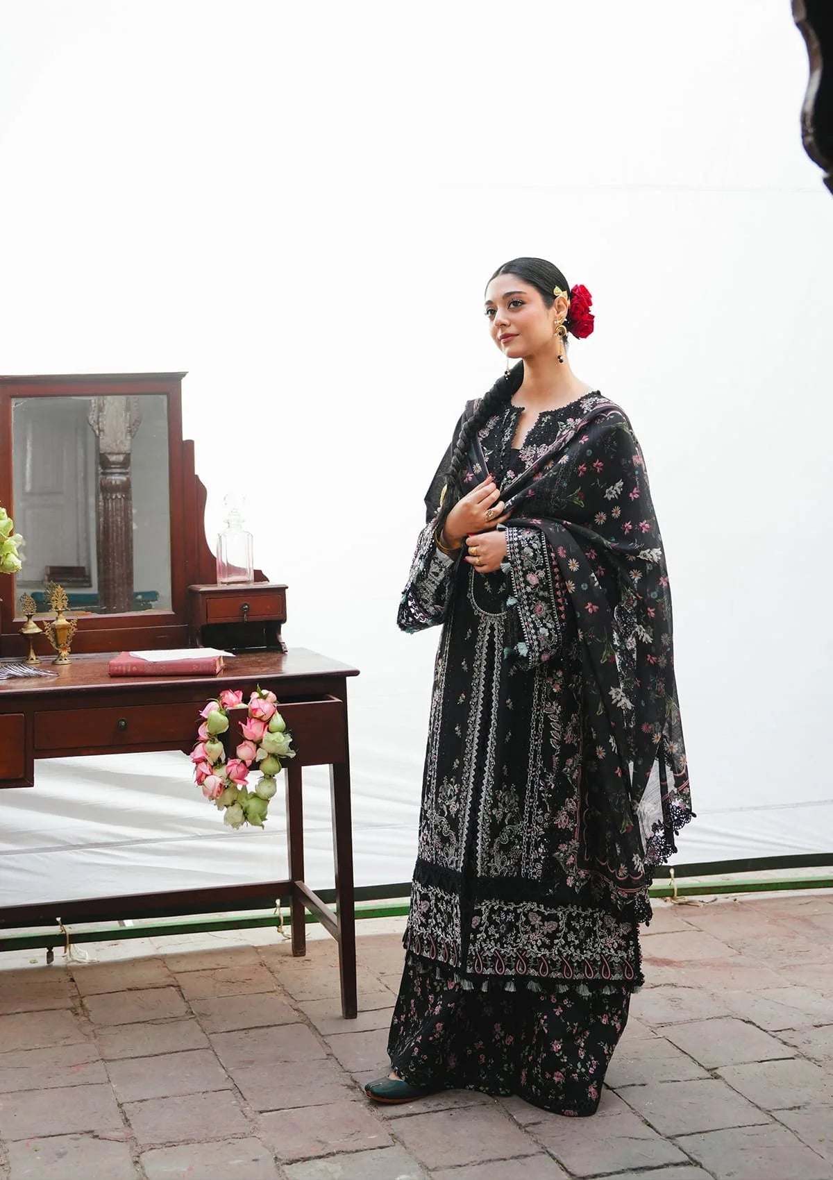 Kahf Premium | Ek Fasana Luxury Lawn 26 | KLB-3B SIYAARA