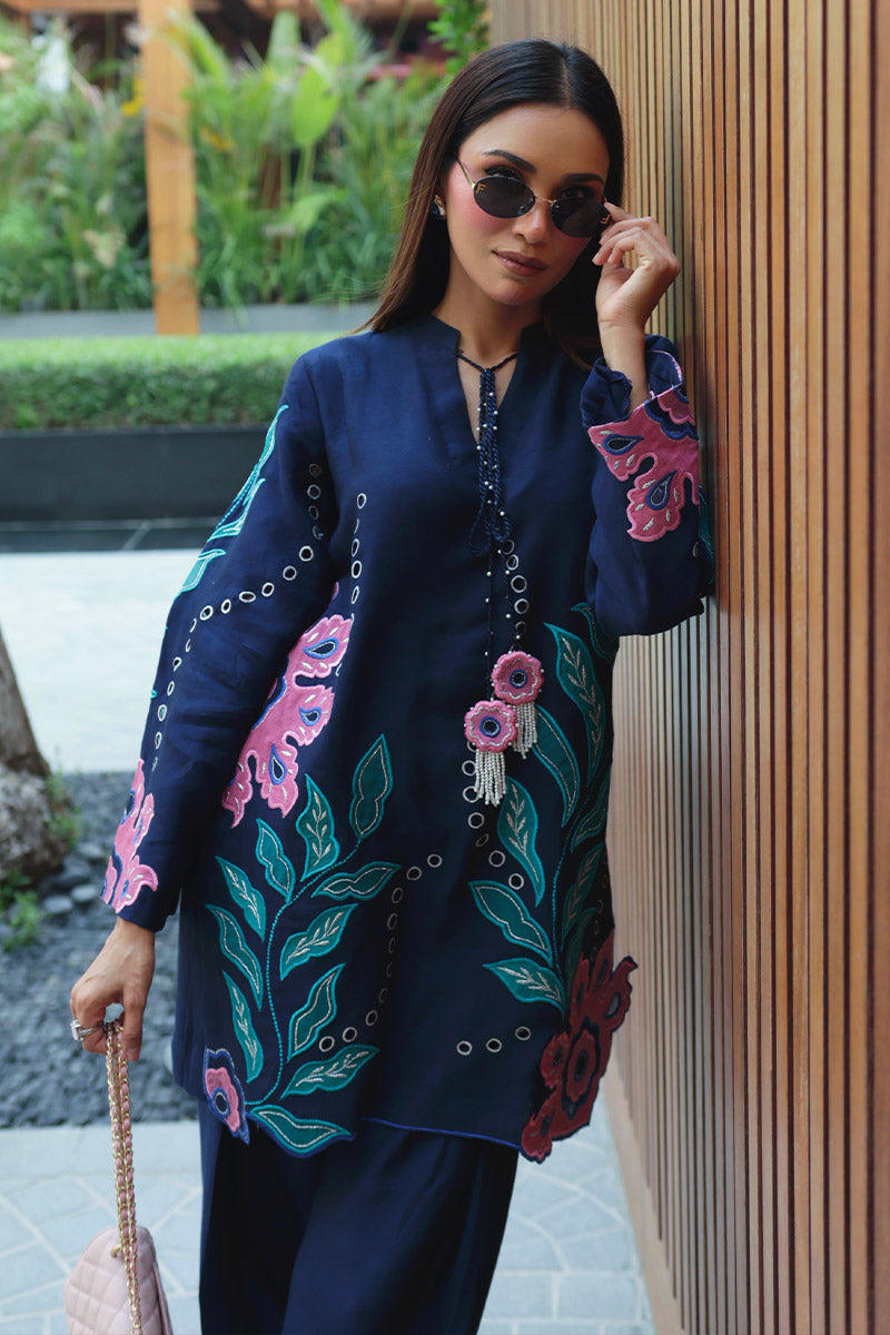 Chic Ophicial | Spotlight | Inky Pink