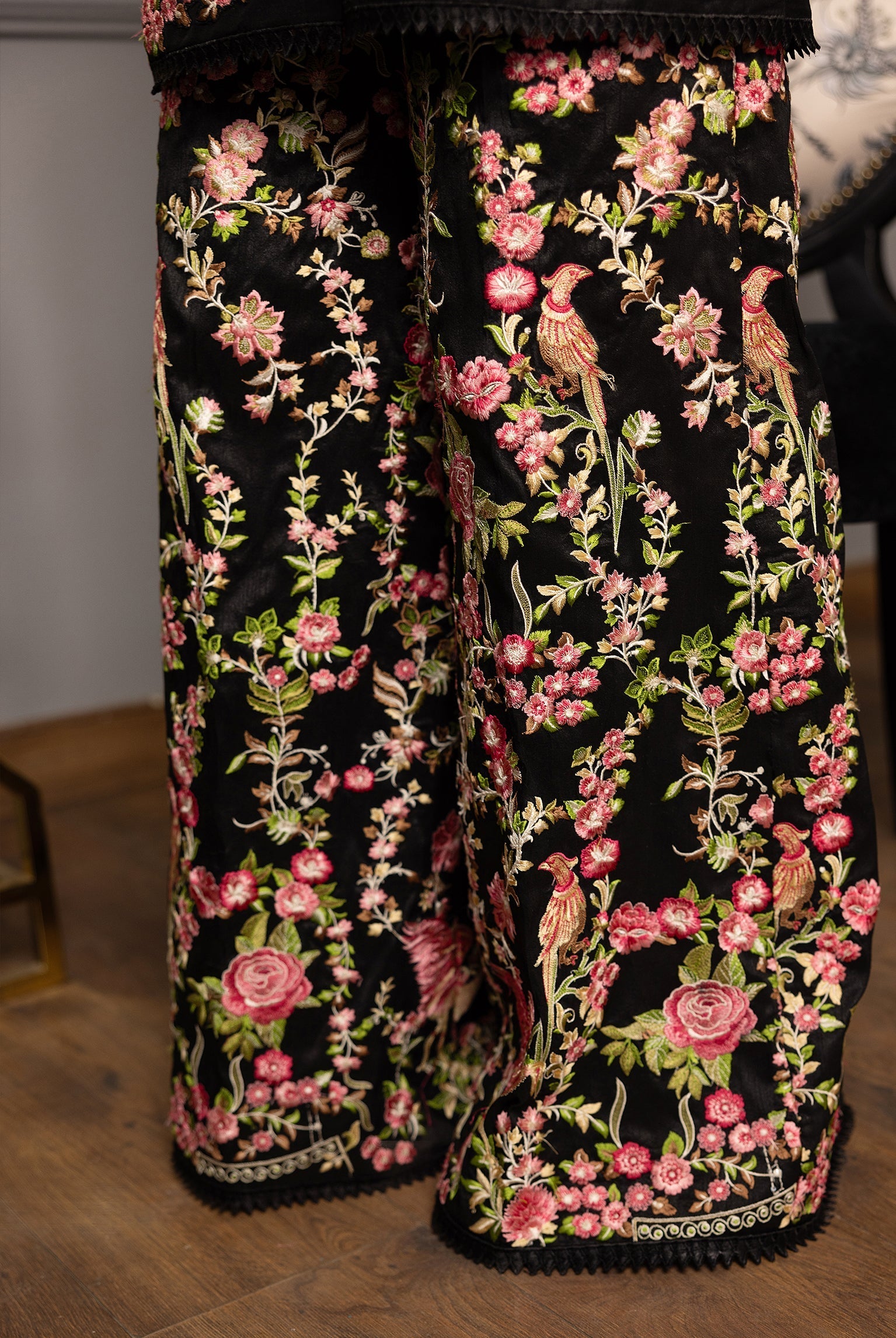 Threads and Motifs | Formal Dresses 24 | 9001