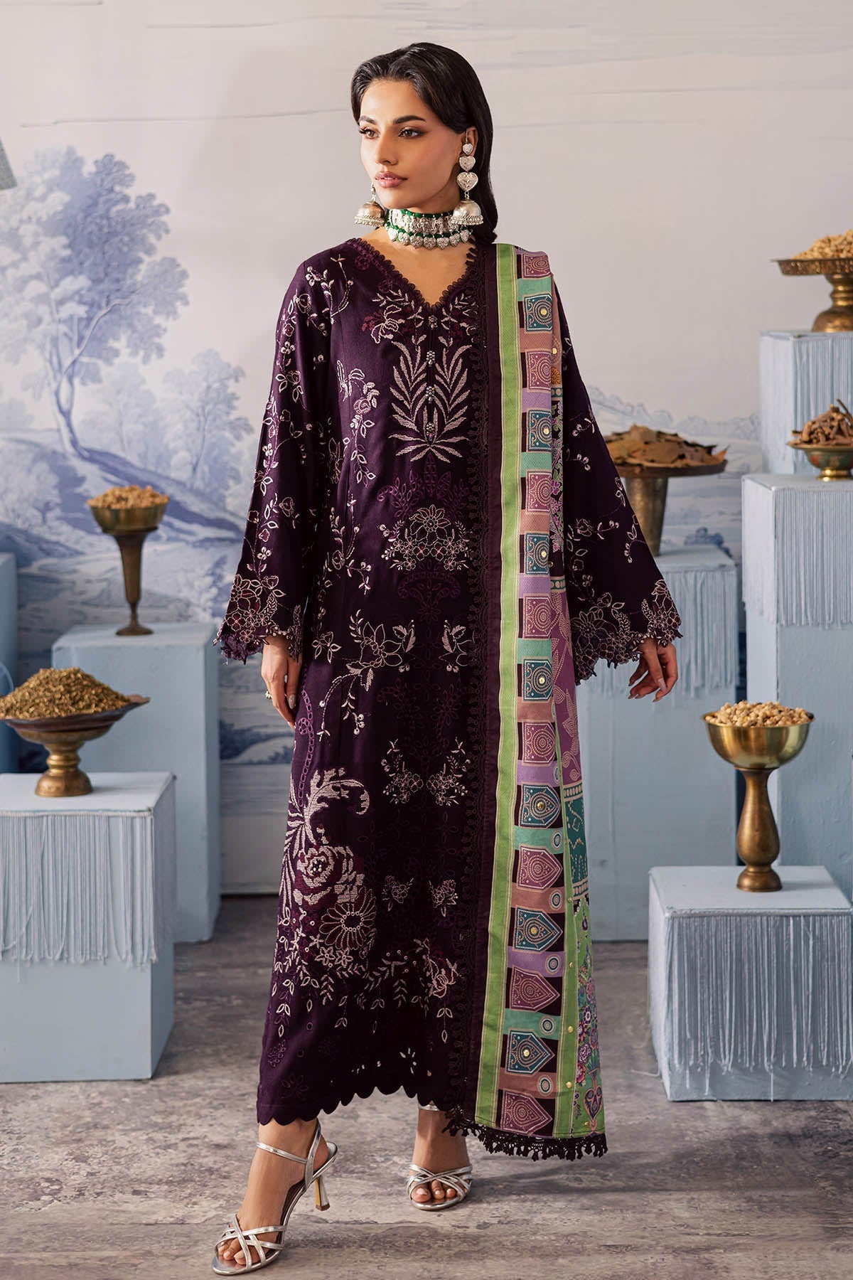 Nureh | Bazaar Luxe 25 | NE-208