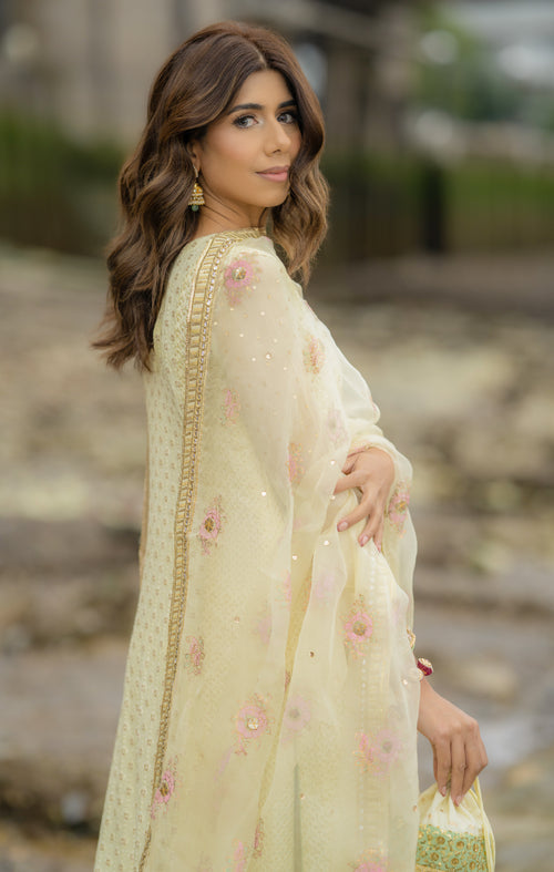 Maya | Eva Luxe 24 | NIA