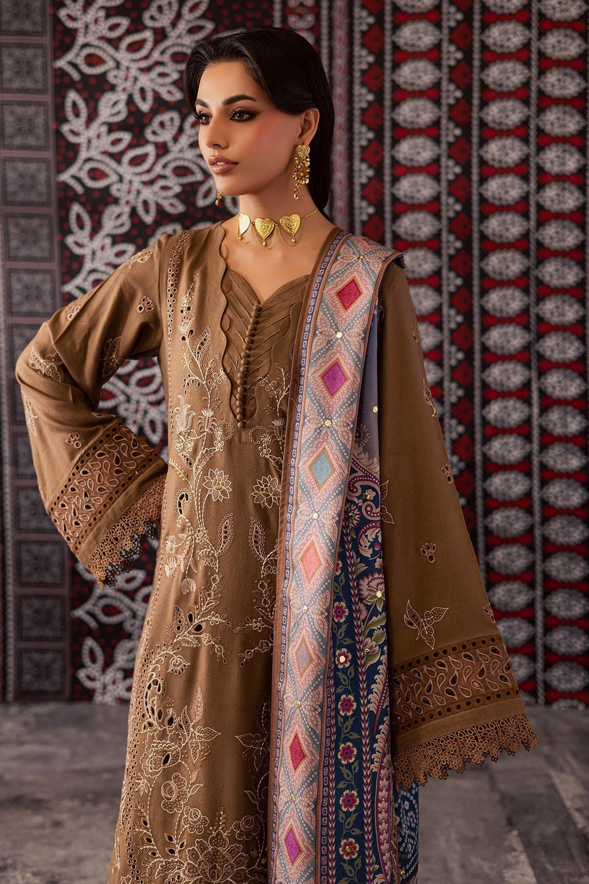 Nureh | Bazaar Luxe 25 | NE-205