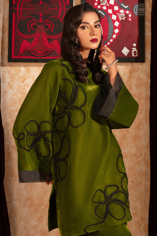Fozia Khalid | Velvet Deck | Clover