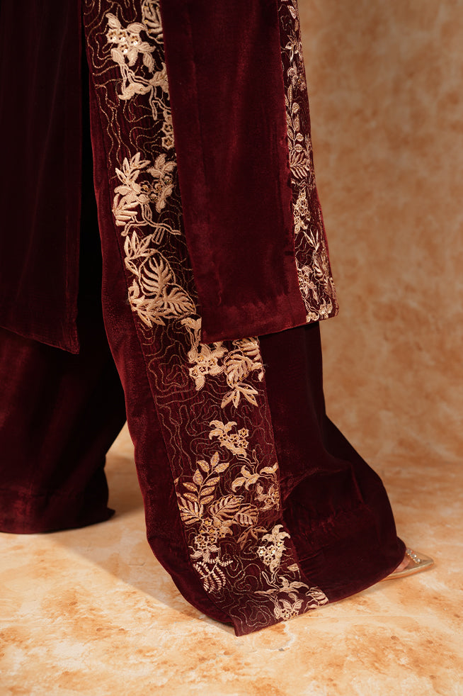 Fozia Khalid | Velvet Deck | Duchess