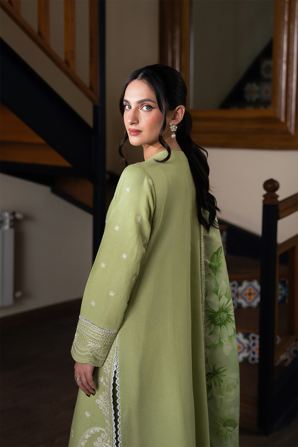 Neeshay | Winter Reverie | Virsine