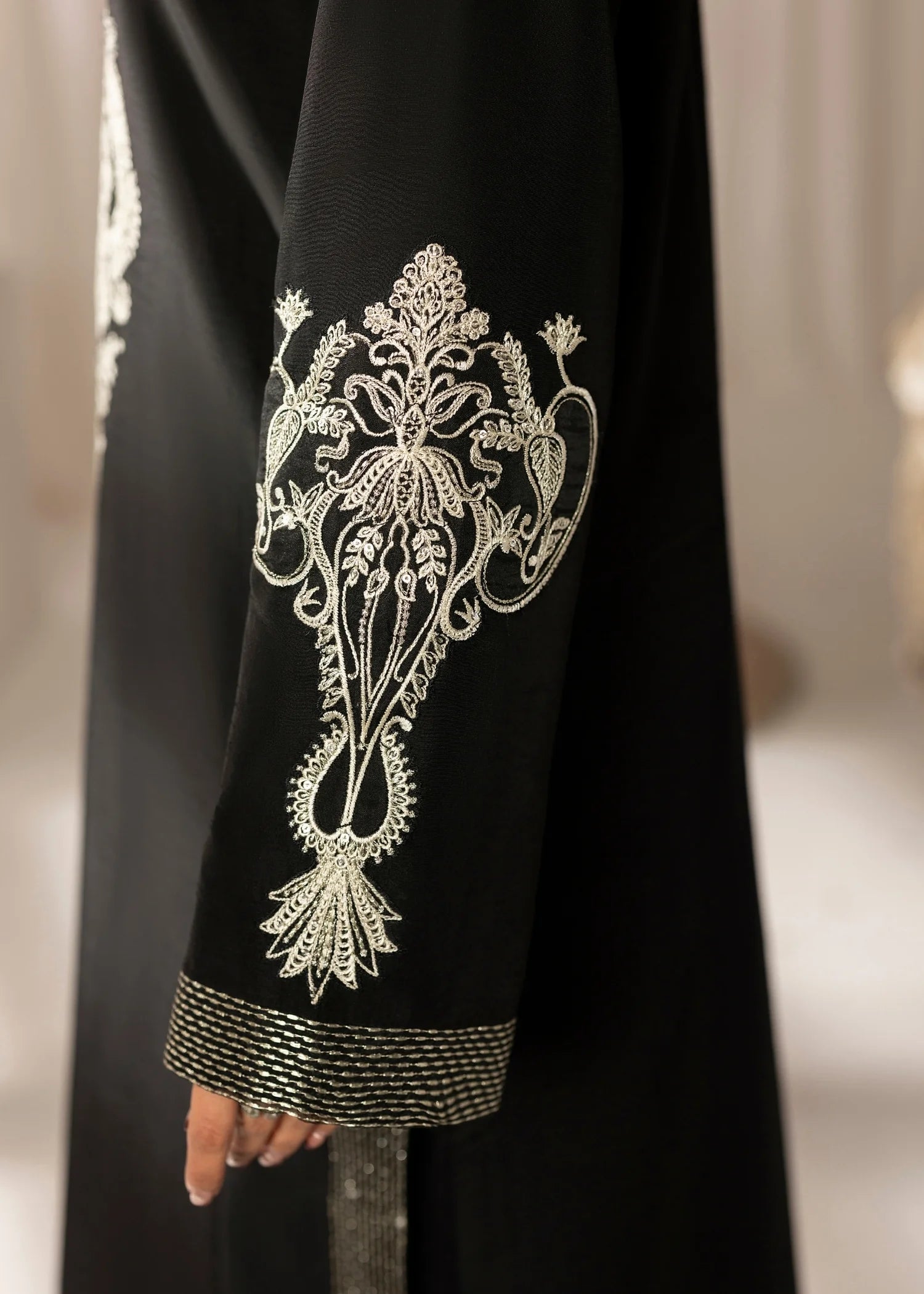Jamnii | Silk Atelier Pret 26 | MIDNIGHT BOW